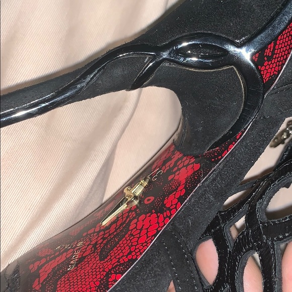 Heels - Picture 4 of 7